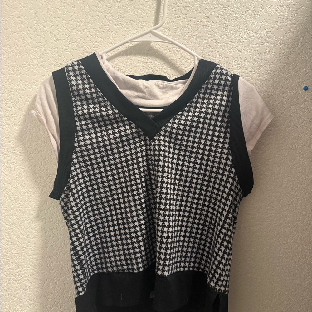 Black and White Houndstooth Women's Top